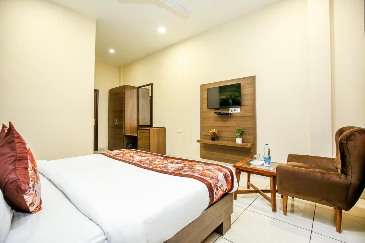 Hotel Karan Residency - 5 Min Walk From Golden Temple アムリトサル エクステリア 写真