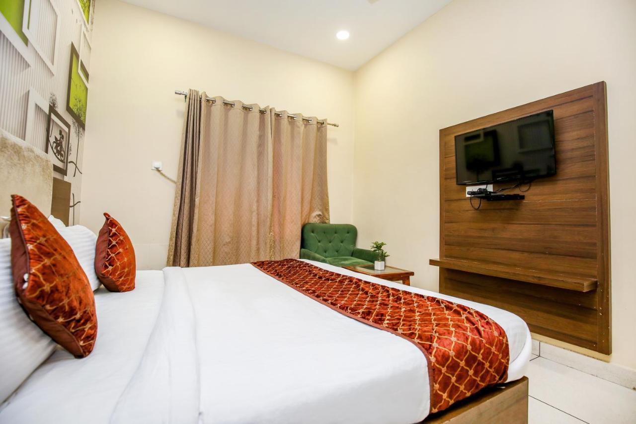 Hotel Karan Residency - 5 Min Walk From Golden Temple アムリトサル エクステリア 写真