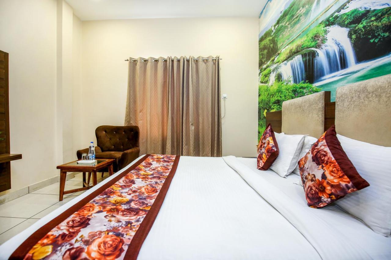 Hotel Karan Residency - 5 Min Walk From Golden Temple アムリトサル エクステリア 写真
