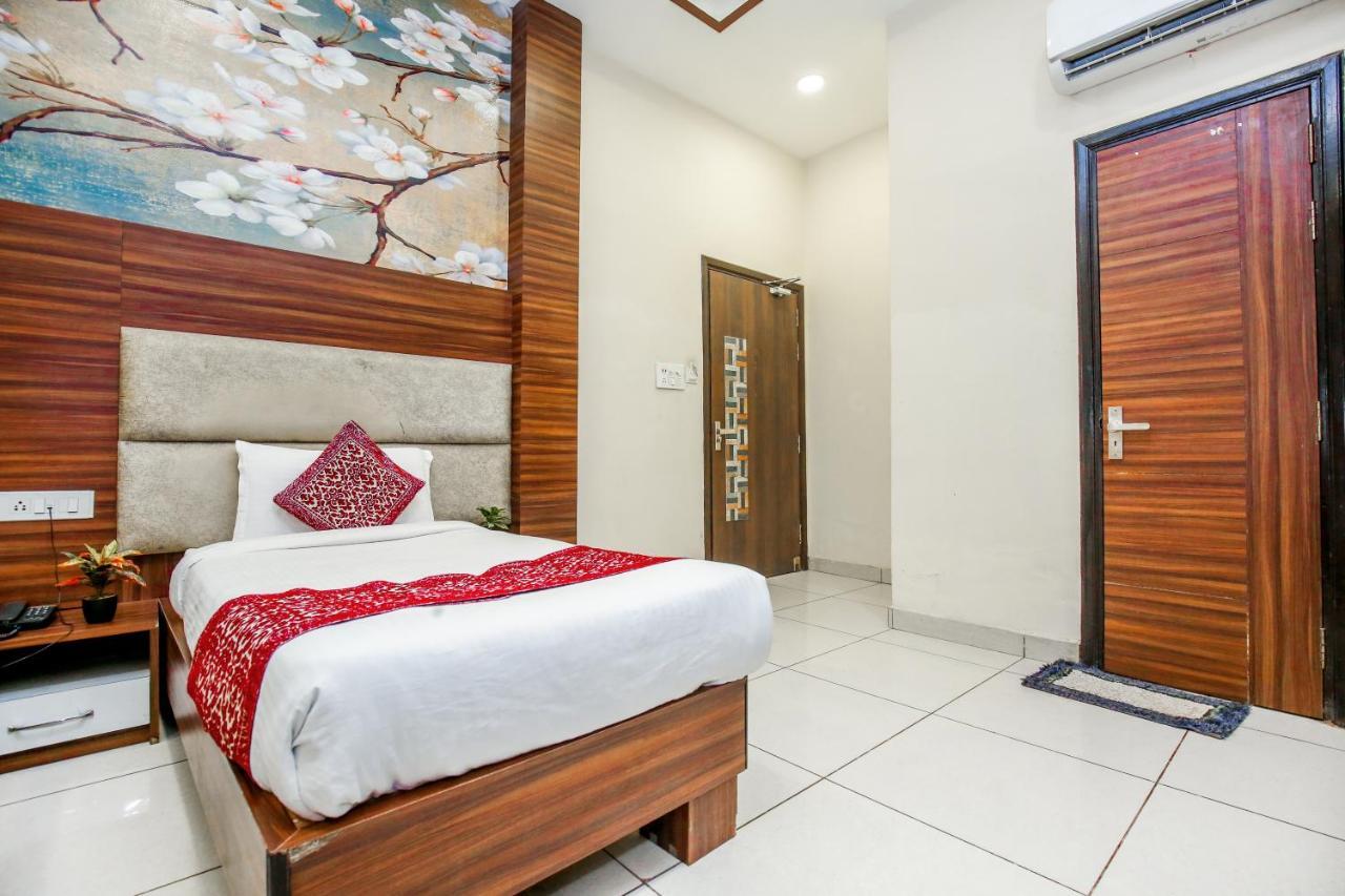 Hotel Karan Residency - 5 Min Walk From Golden Temple アムリトサル エクステリア 写真