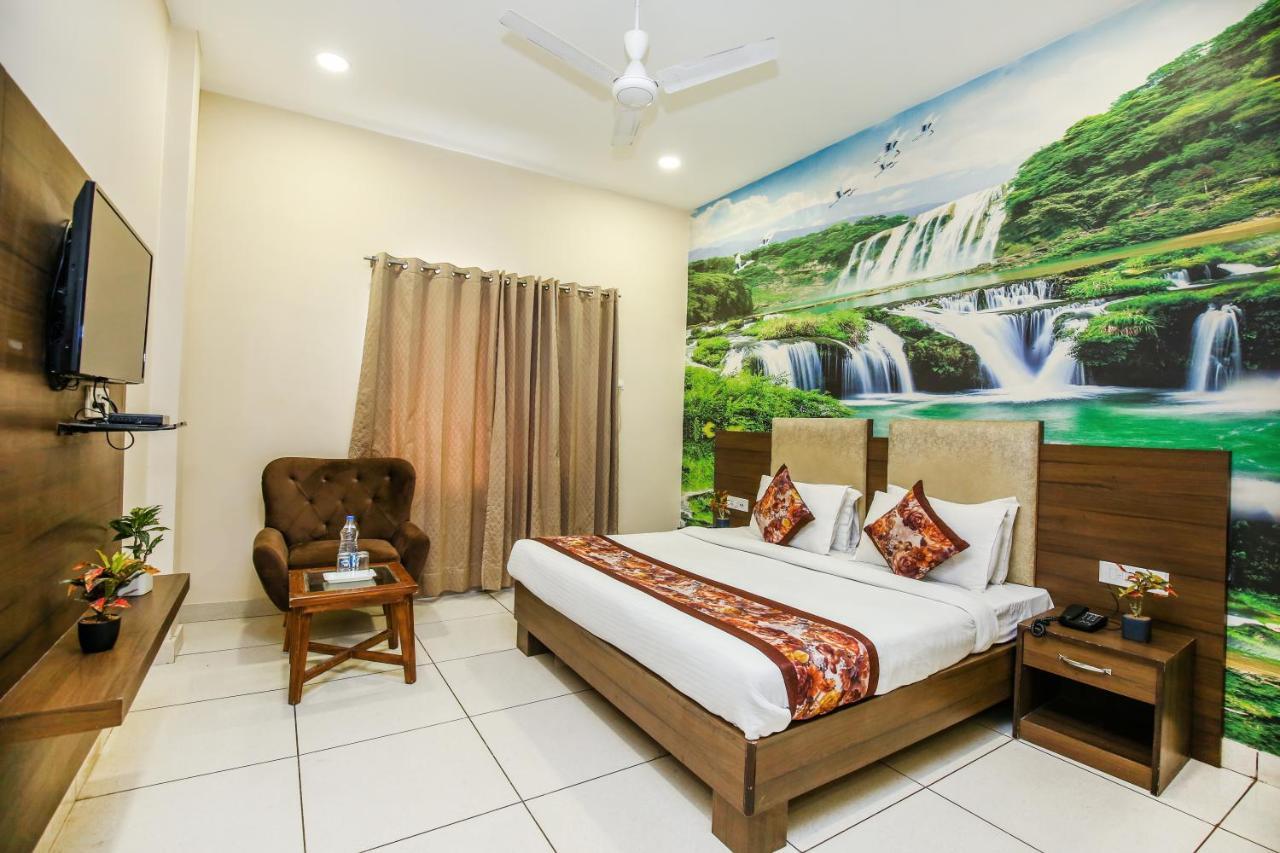 Hotel Karan Residency - 5 Min Walk From Golden Temple アムリトサル エクステリア 写真