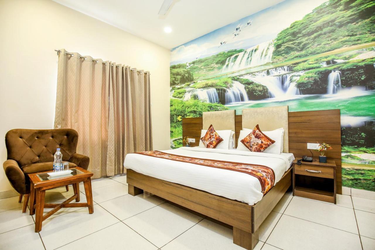 Hotel Karan Residency - 5 Min Walk From Golden Temple アムリトサル エクステリア 写真