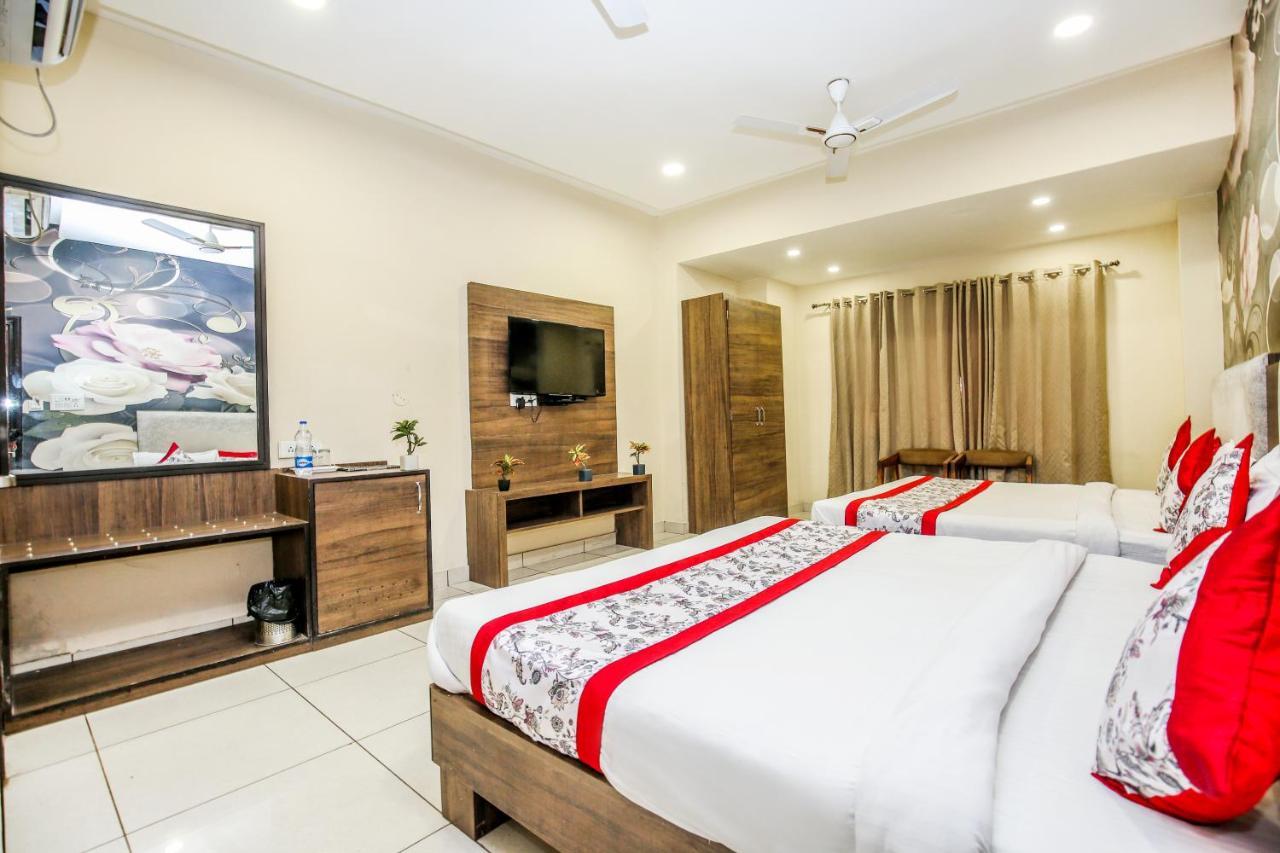 Hotel Karan Residency - 5 Min Walk From Golden Temple アムリトサル エクステリア 写真